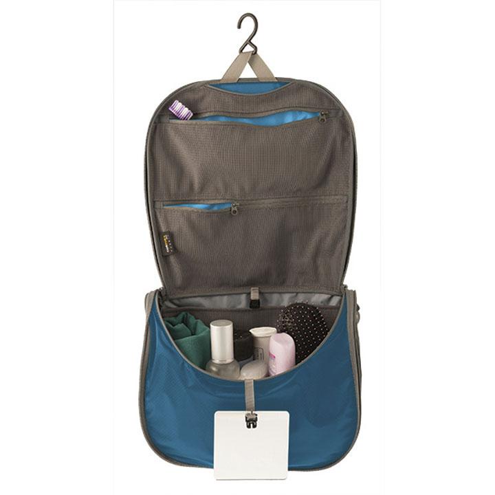 Travelling Light Hanging Toiletry Bag