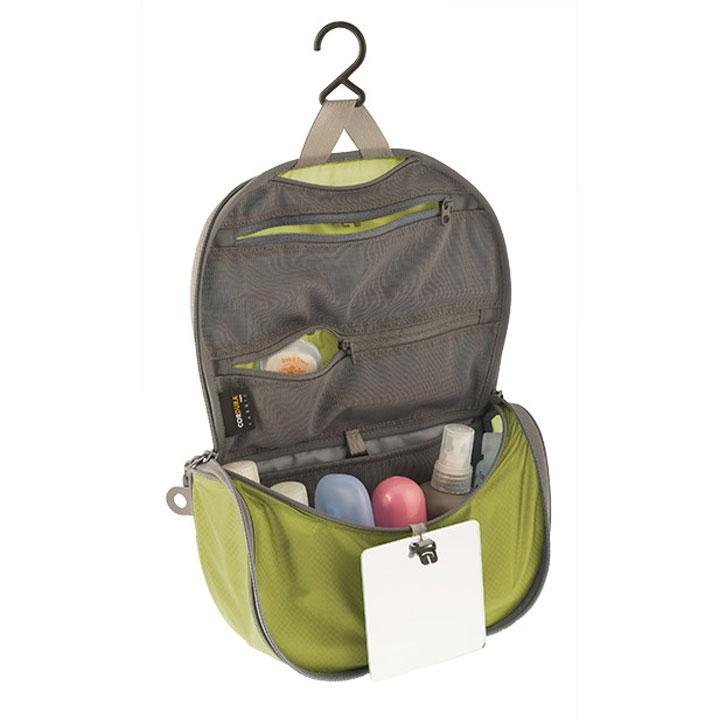 Travelling Light Hanging Toiletry Bag